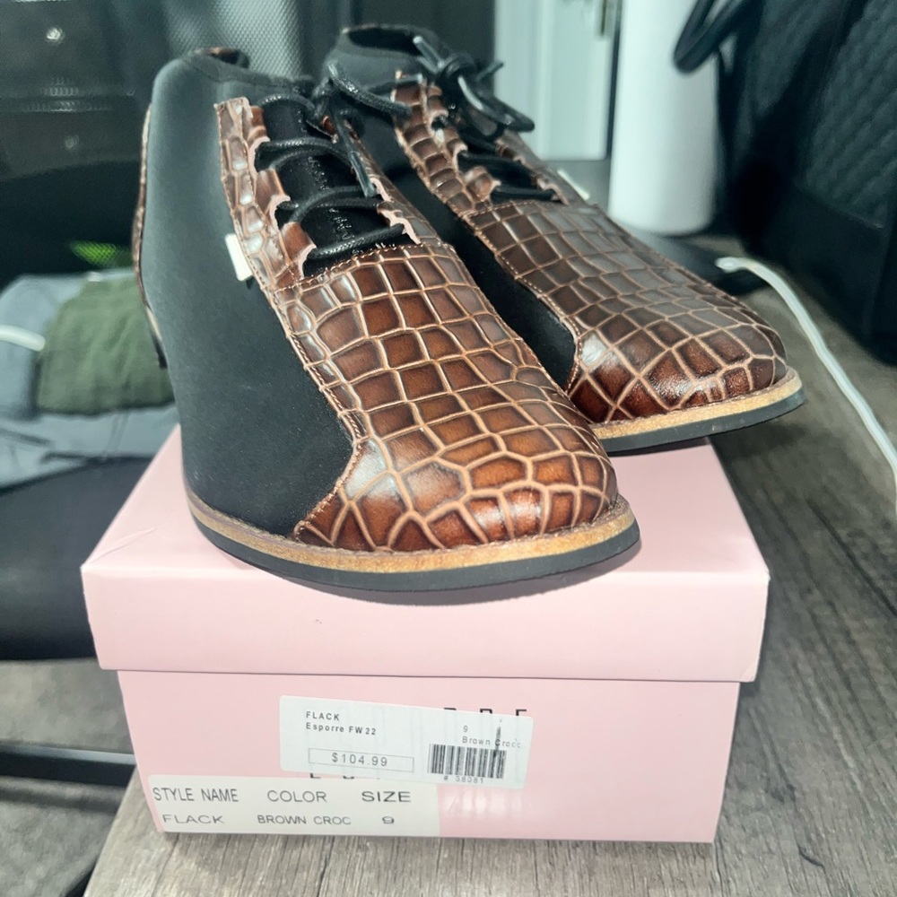 Esporre Brown Croc Patterned Shoes